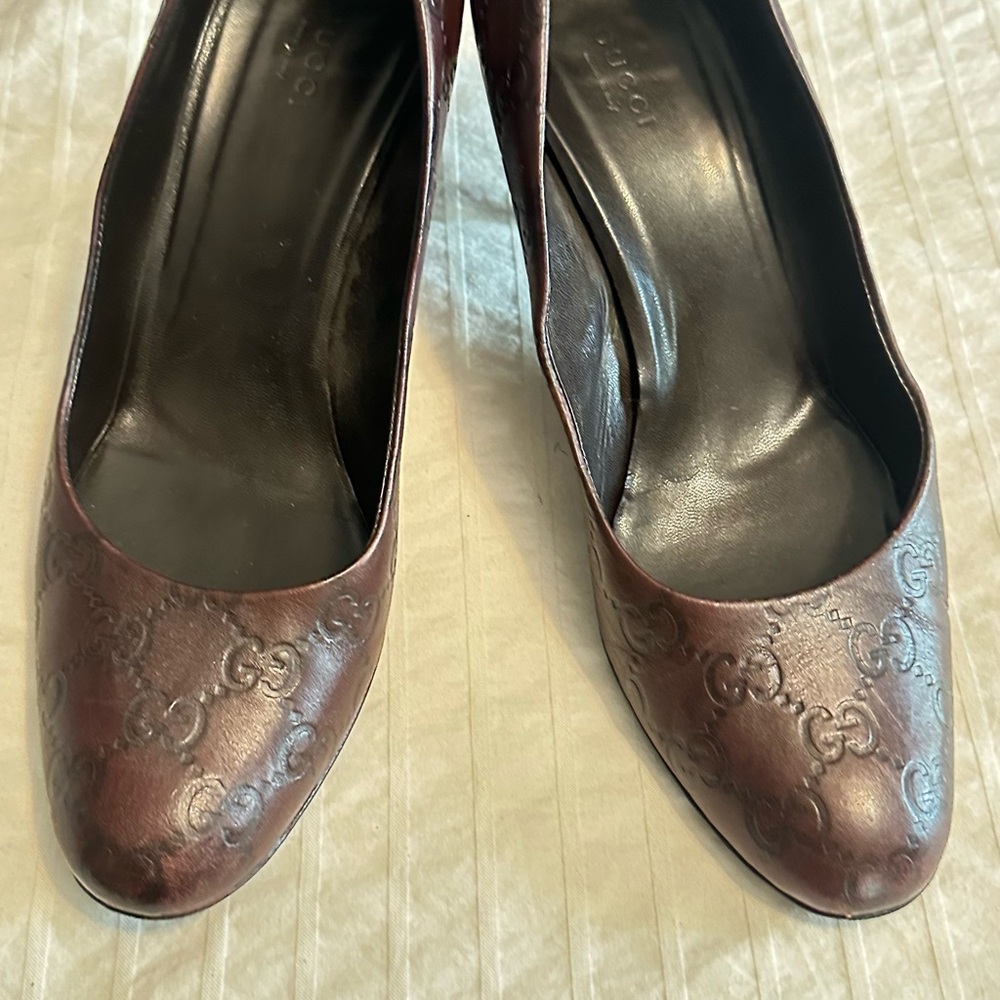 Gucci Women's Brown Pumps
